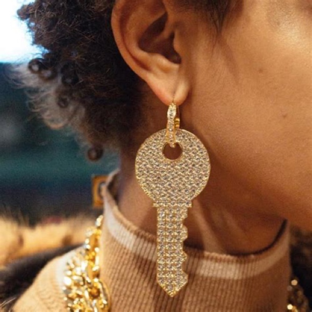 ISO Marc Jacobs NYFW Winter 2017-2018 Key statement earring